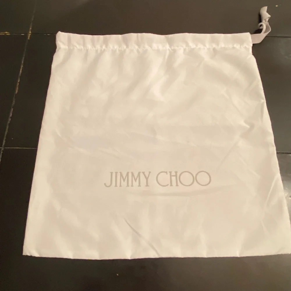Jimmy Choo reposhing this